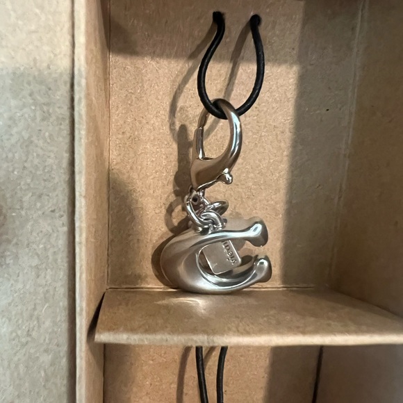 ⛄️🎄CUTE❤️ Coach wristlet Wallet - Picture 4 of 12